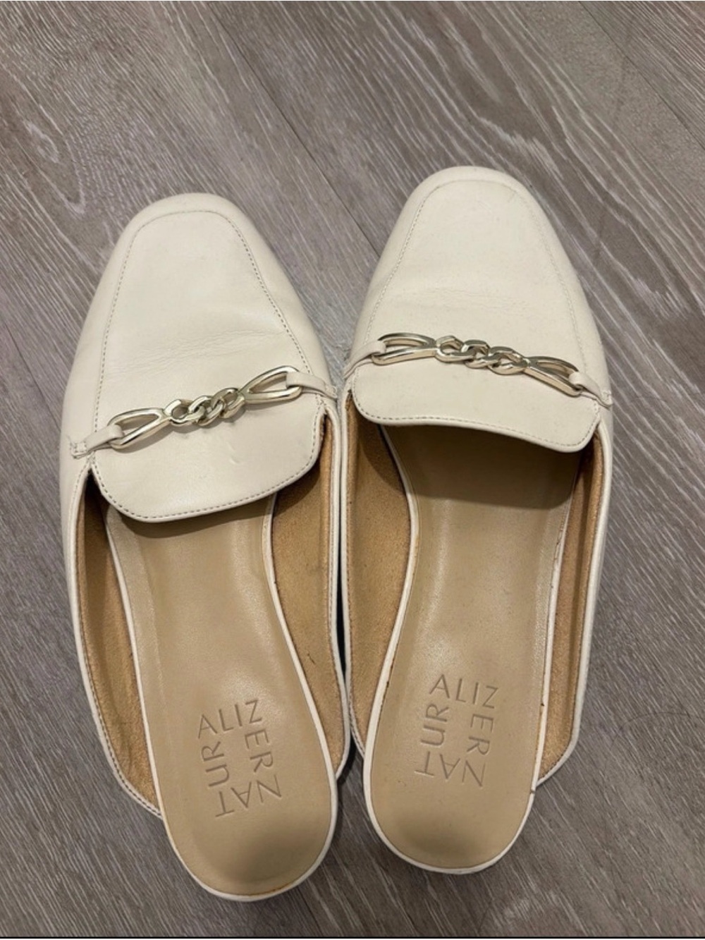 Naturalizer Cream Leather Chain-Trim Mules